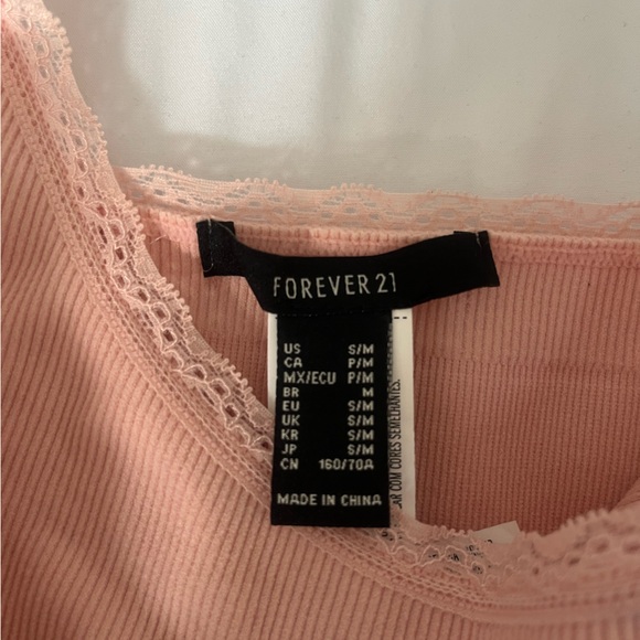 LIKE NEW! Lace Trim Tank Top - Picture 2 of 2